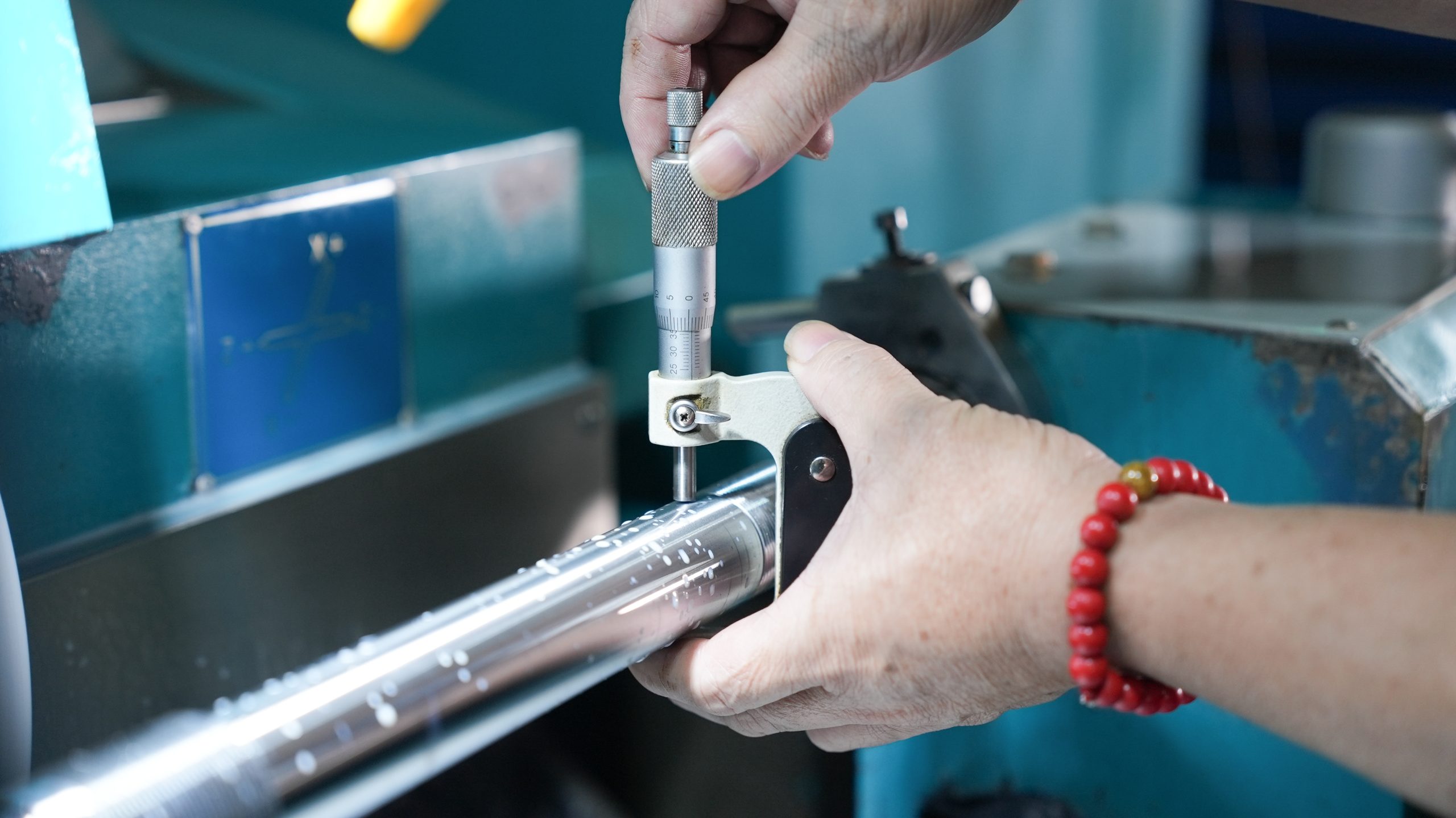 Precision Cylindrical Grinder(Grinding Main Shaft)