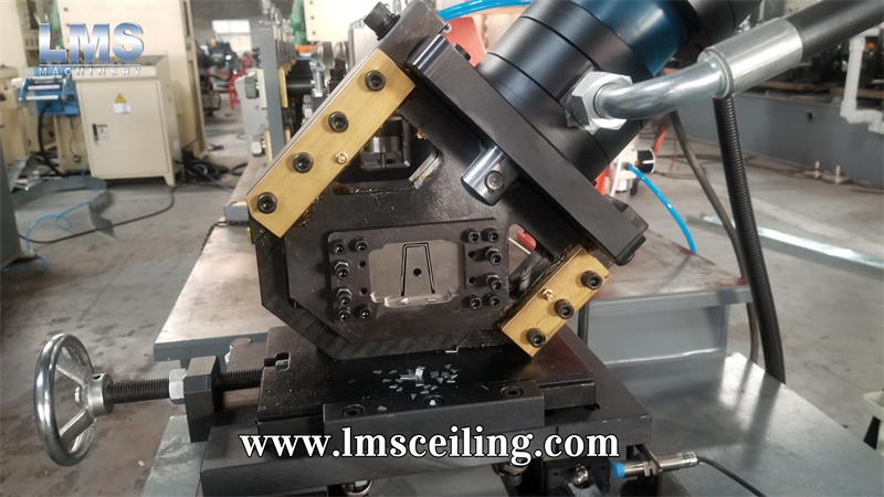 metal ceiling carrier roll forming machine
