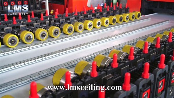 Automated Honeycomb Core Ceiling System Fabricator